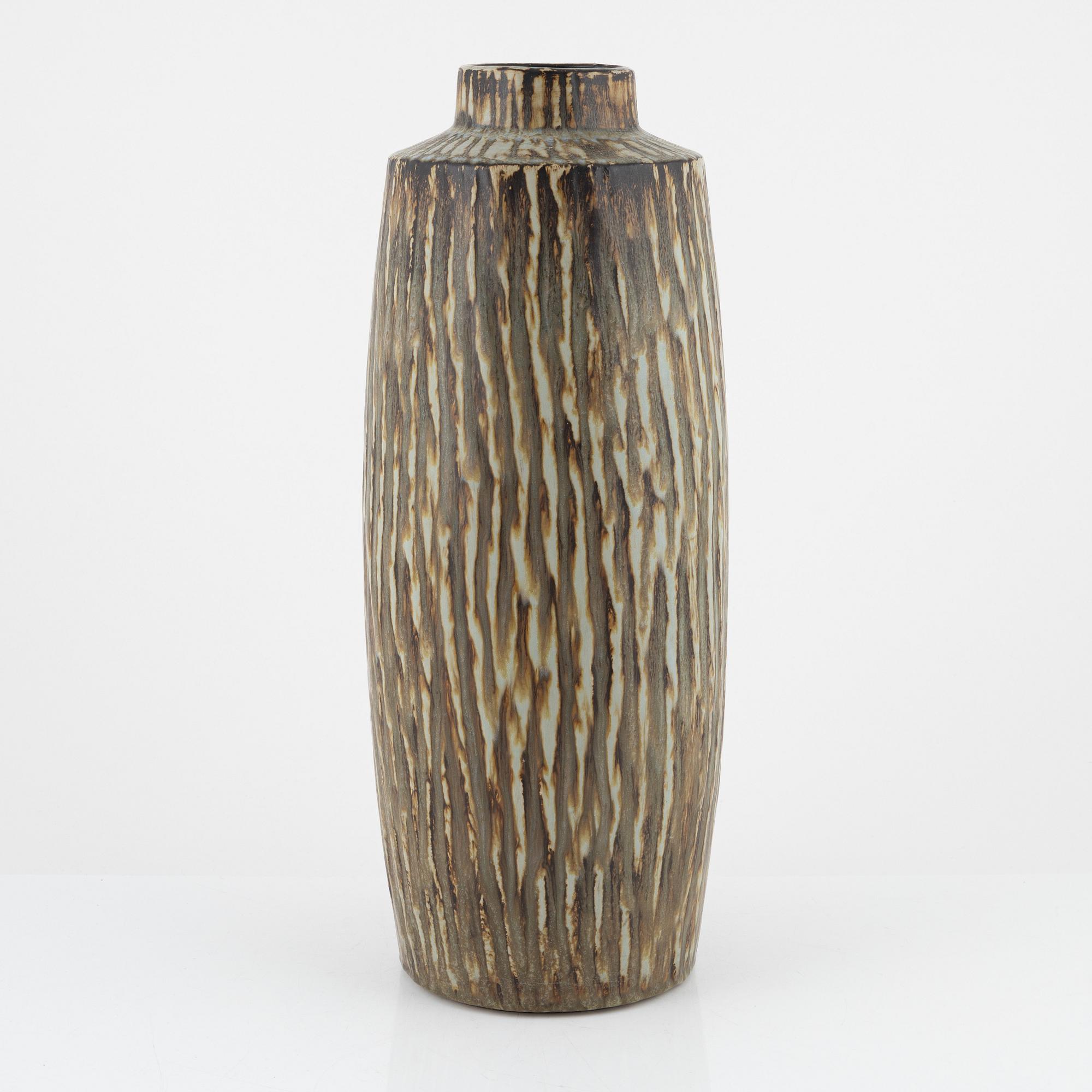 Gunnar Nylund, golvvas, "Rubus", Rörstrand.