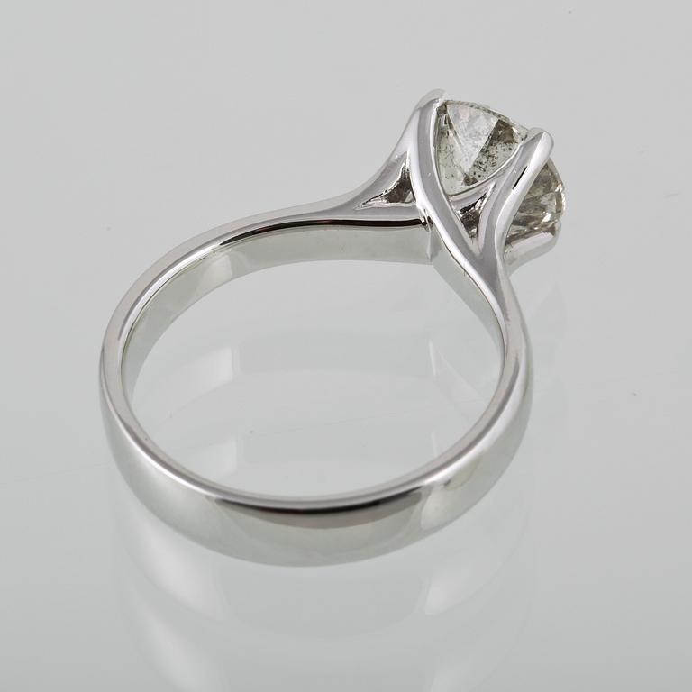 RING, 18K vitguld med briljantslipad diamant ca 2.20 ct. Vikt 6,2 gram.