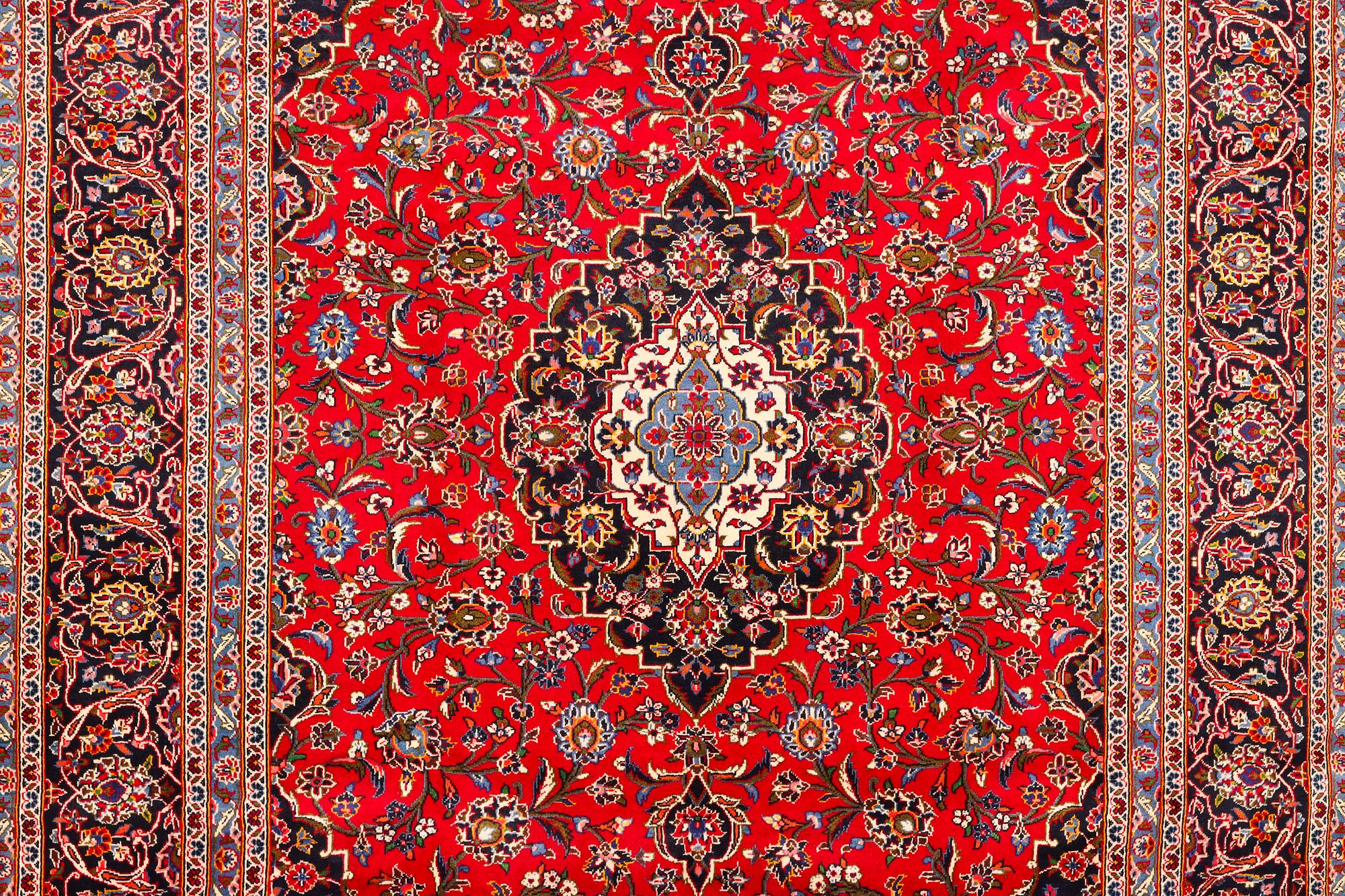 A Keshan carpet, c. 363 x 254 cm.