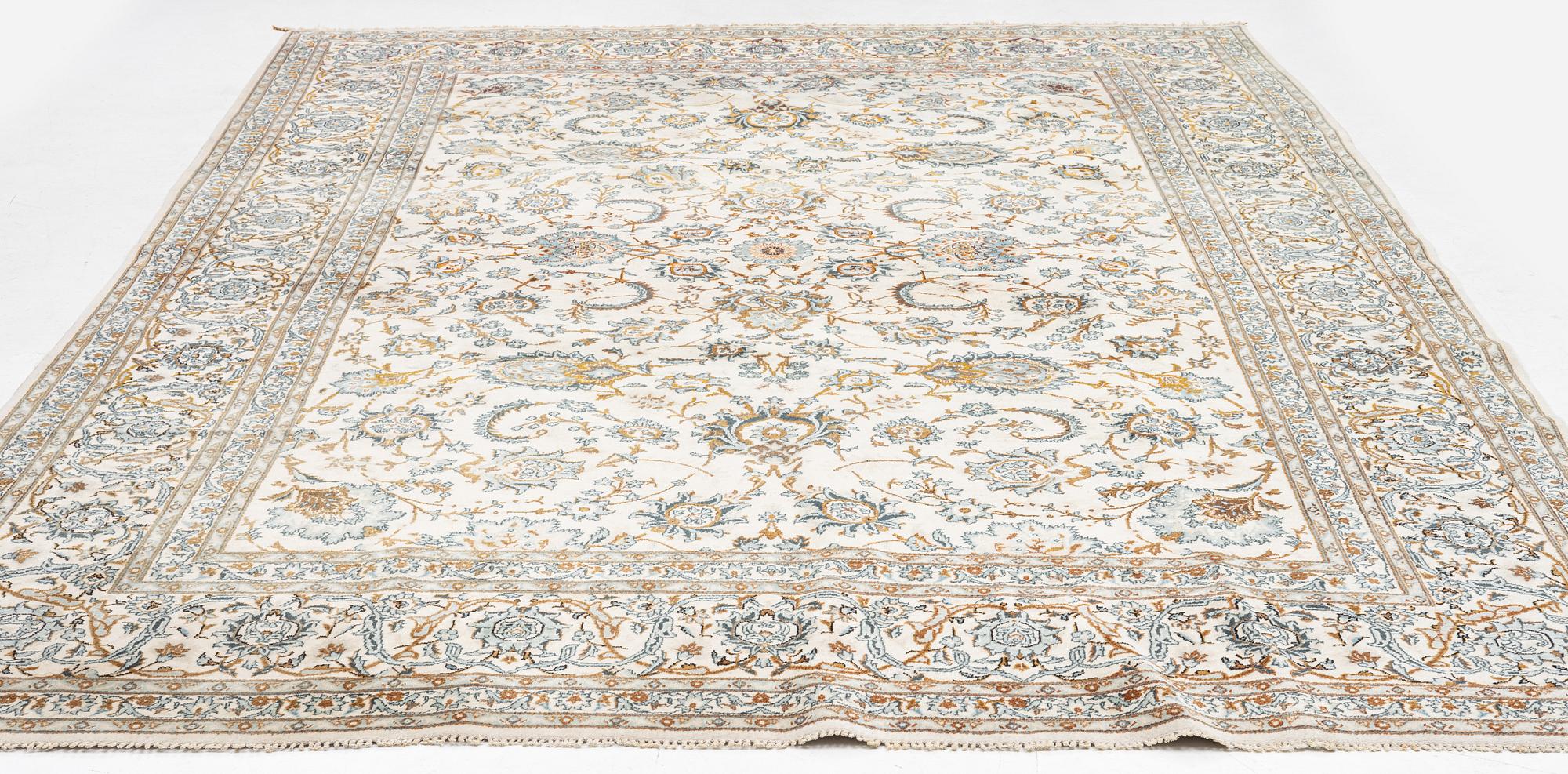 Matta, Keshan, ca 390 x 280 cm.