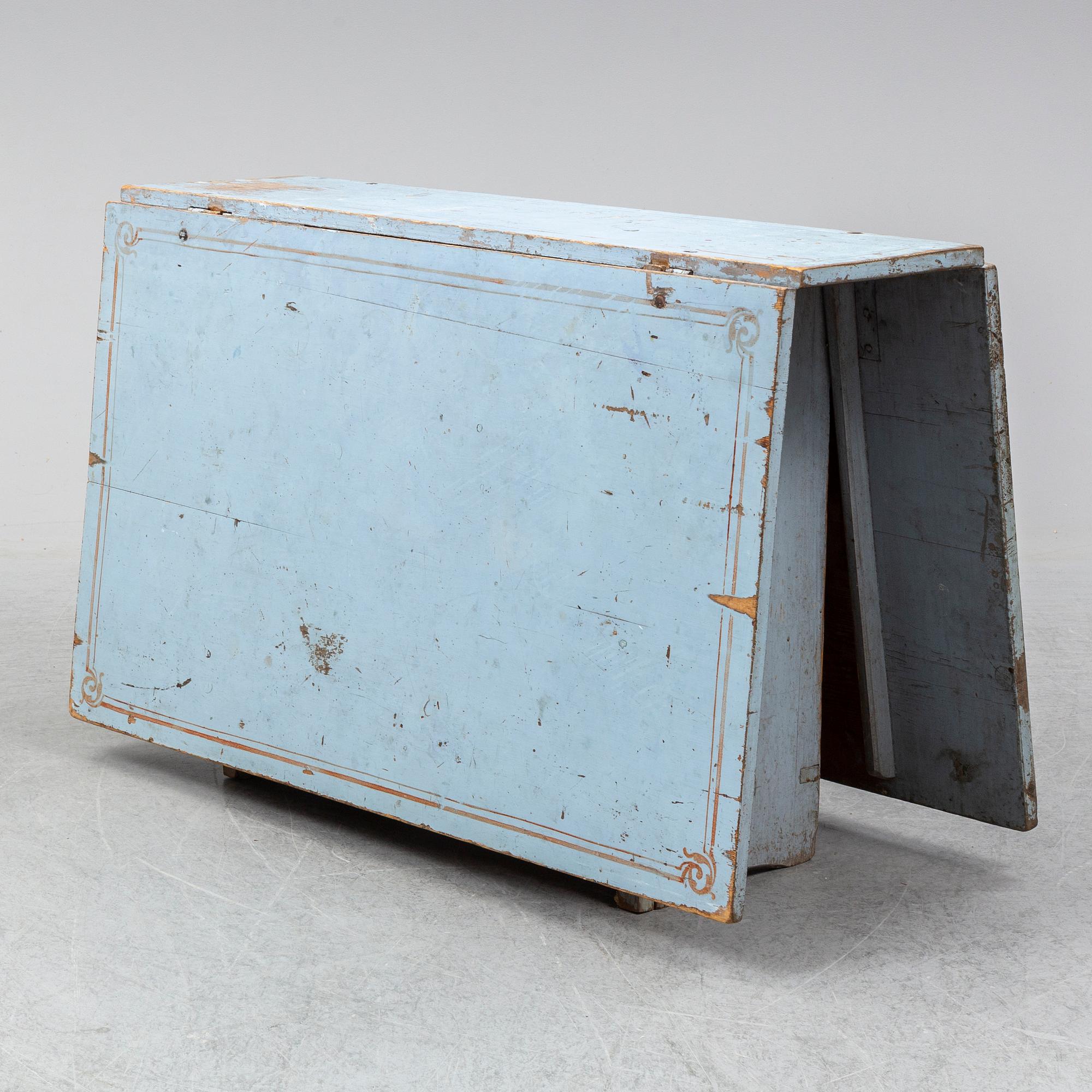 A 18th Century painted gate leg table.