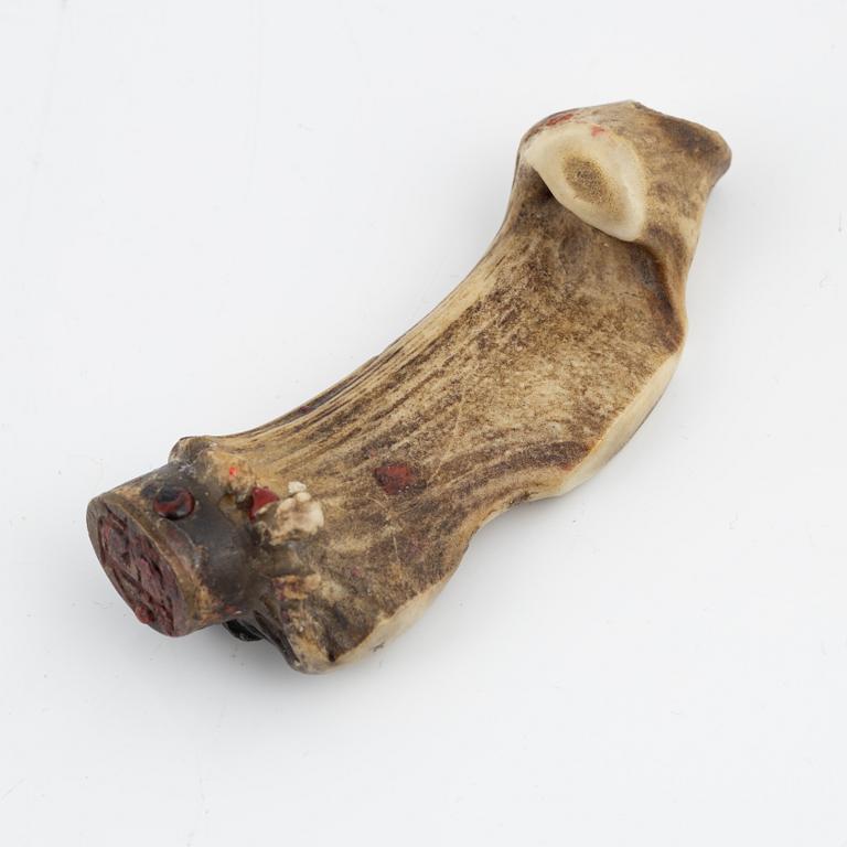 Hornslöjd, 2 st, Nils Nilsson Skum samt Elis Gustaf Bergström (Kniv-Elis).