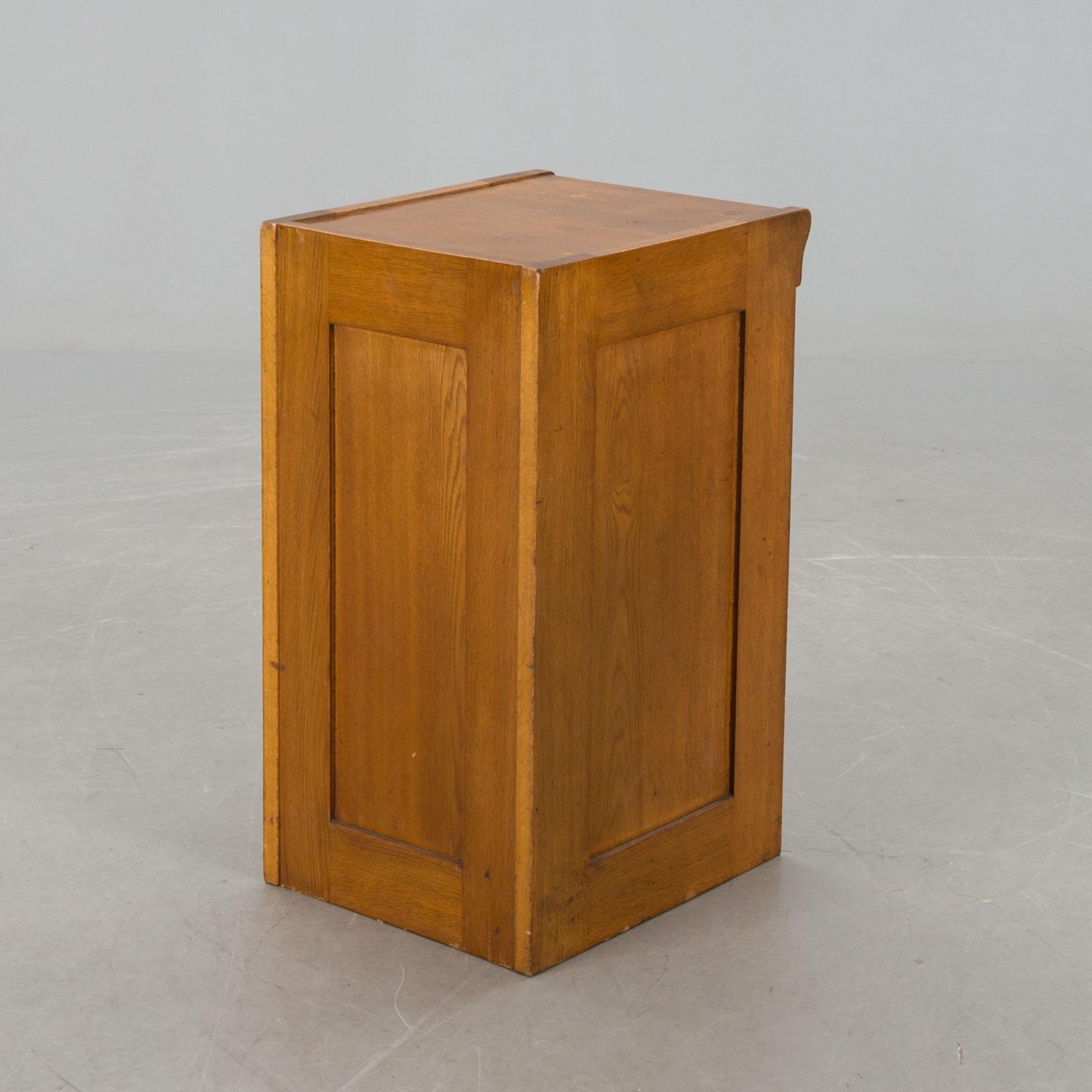 ARKIVSKÅP MED JALUSI, jugend, 1900-talets början.