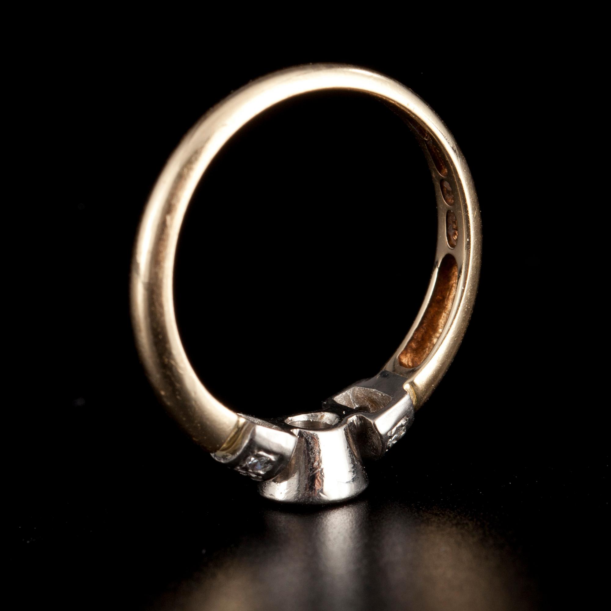 RING, 14K guld/vitguld. Briljantslipade diamanter ca 0.10 ct. Finland 1996. Vikt 3,0 g.