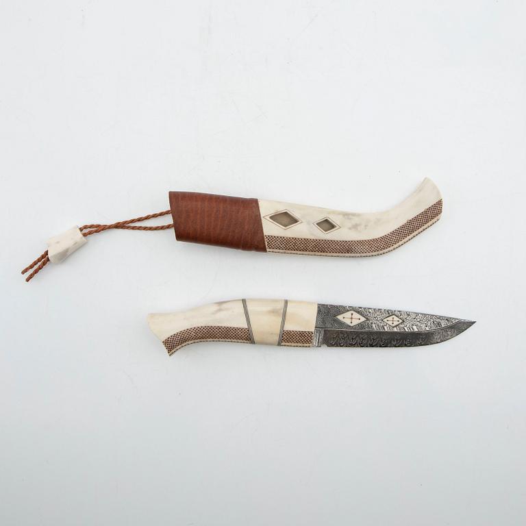 Stefan Groth i Valbo, halvhornskniv signerad 2009.