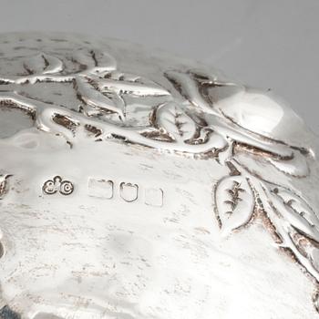 A english silver bowl by Elkington & Co, London,  early 20th century, weight 762 g.