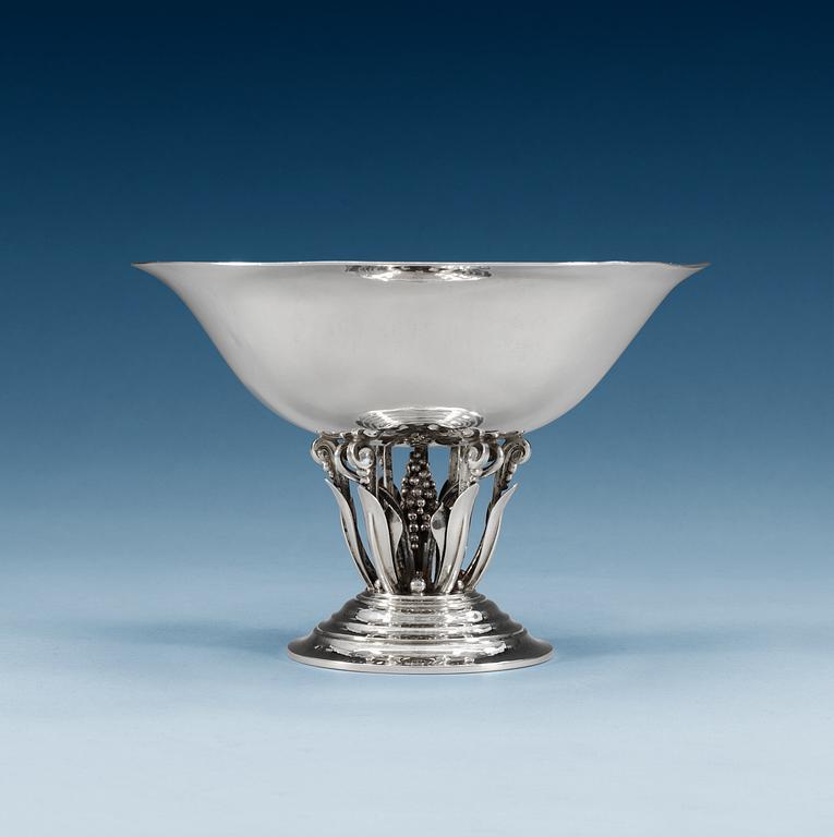A Johan Rohde sterling bowl by Georg Jensen, Copenhagen 1933-44, design nr 242.