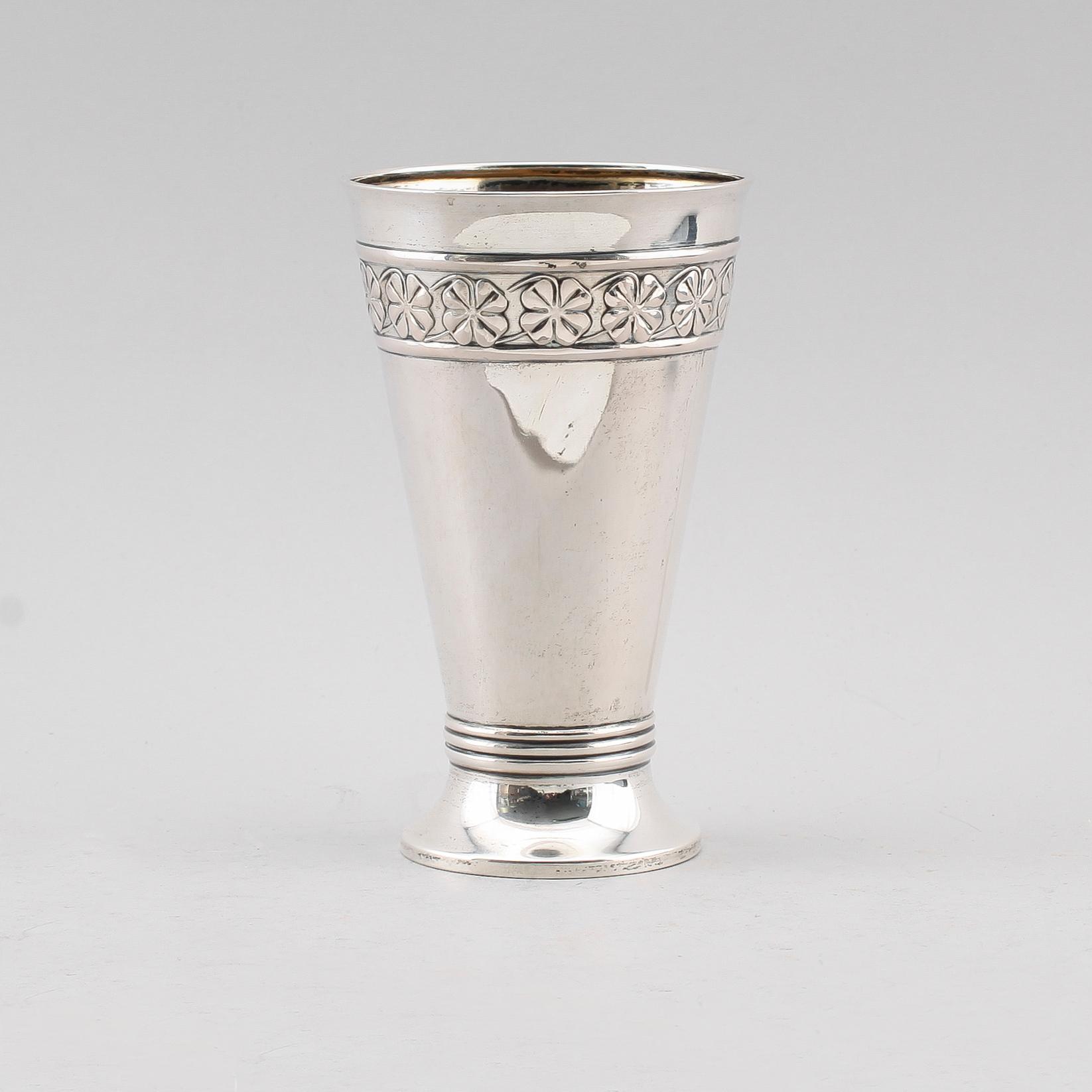 BÄGARE, silver, CG Hallberg, Stockholm 1916. Vikt ca 159 g.