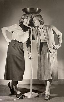 Bertil Brisborg, a rare floor lamp model 32608, Nordiska Kompaniet, Sweden, 1940s-50s.