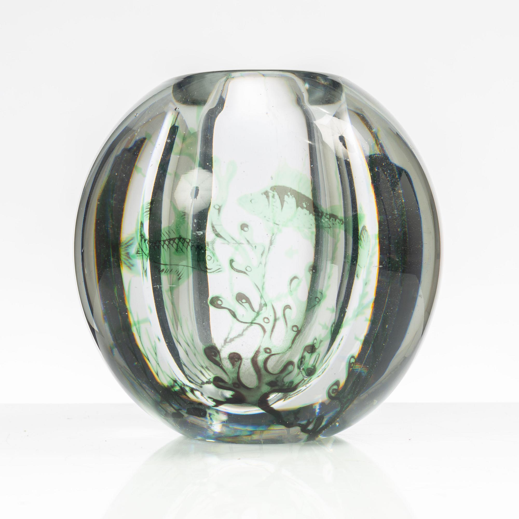 Edward Hald, vase, "Fish Grail", Orrefors, Sweden, 1944.