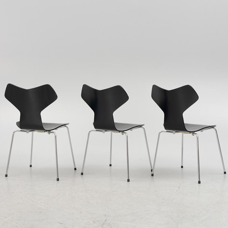 Arne Jacobsen, stolar, 3 st, "Grand Prix", Fritz Hansen, Danmark.