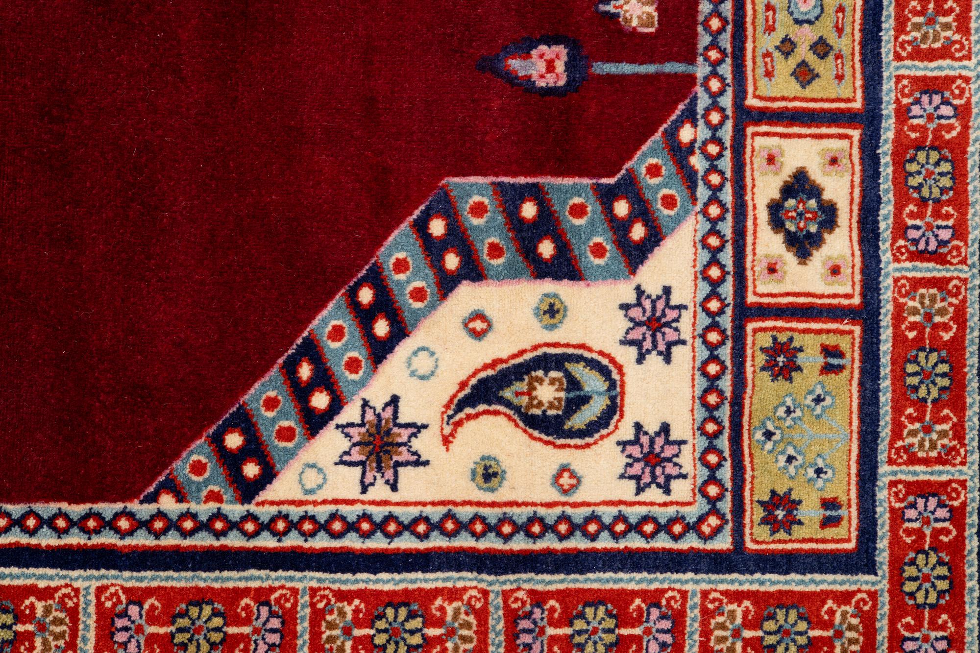 Matta, persisk 250 x 202 cm.