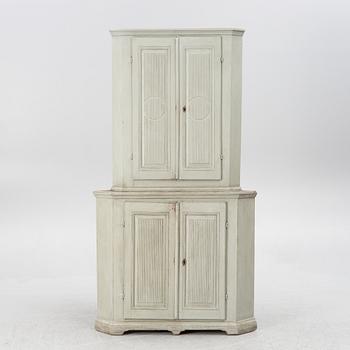 An early 19th century Gustavian corner cabinet, Sweden.