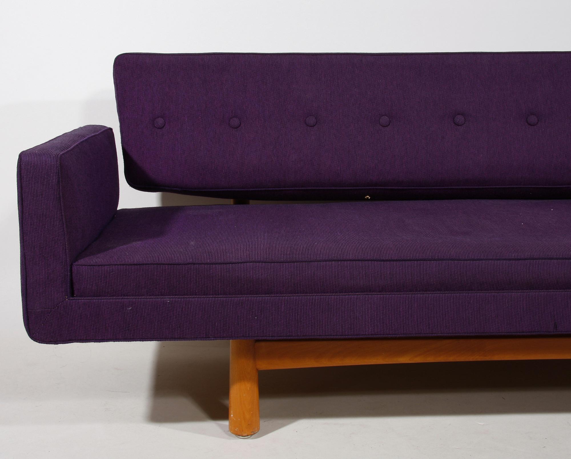 SOFFA. 1900-tal. Märkt: Bra bohag.