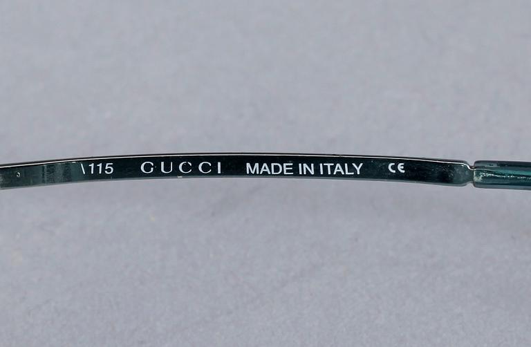 SOLGLASÖGON, Gucci samt Chanel.