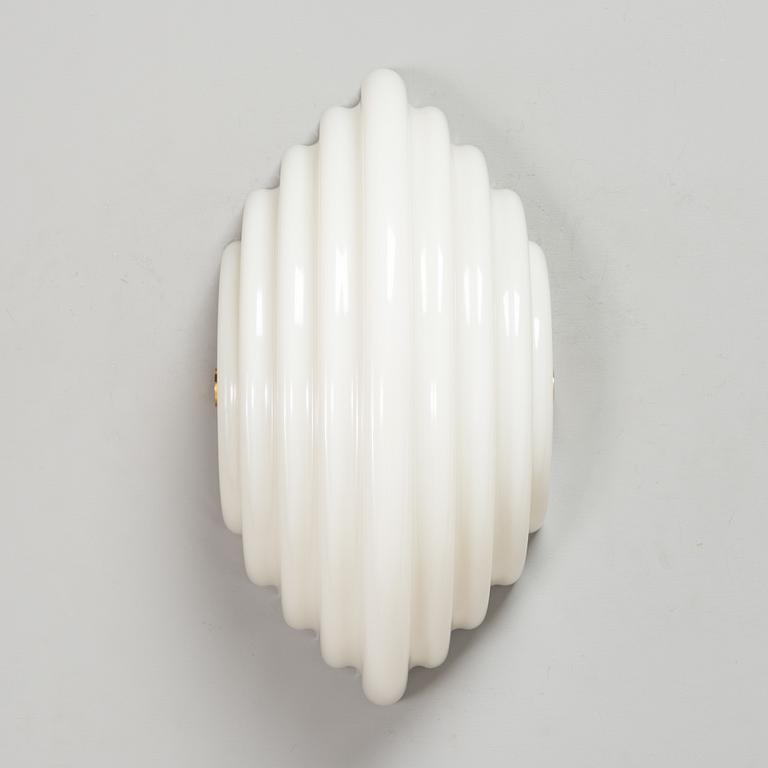 Kazuhide Takahama, a 'Kumo 2' wall light, Sirrah, 1970s.