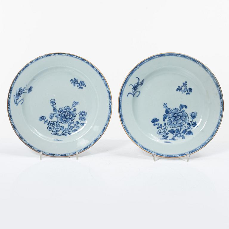 Seven export porcelain plates, China, Qing dynasty, 18th century.