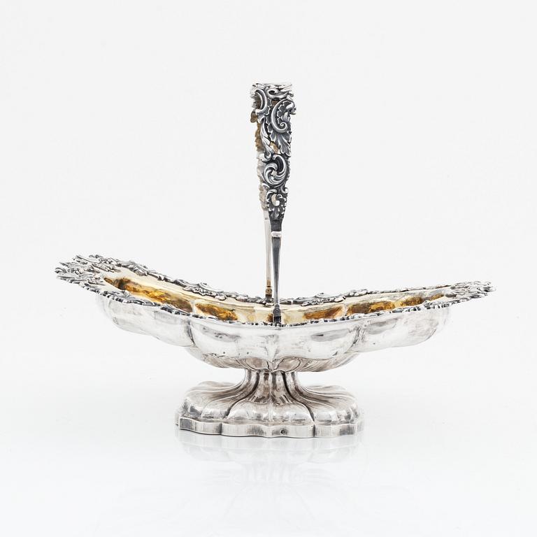 Brödkorg, delvis förgyllt silver, oidentifierad mästare, 1800-tal Moskva. Nyrokoko.