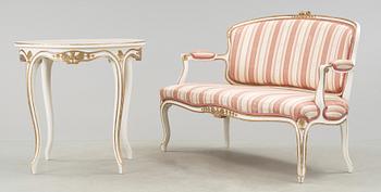 SOFFA samt SALONGSBORD, rokokostil, 1900-tal.