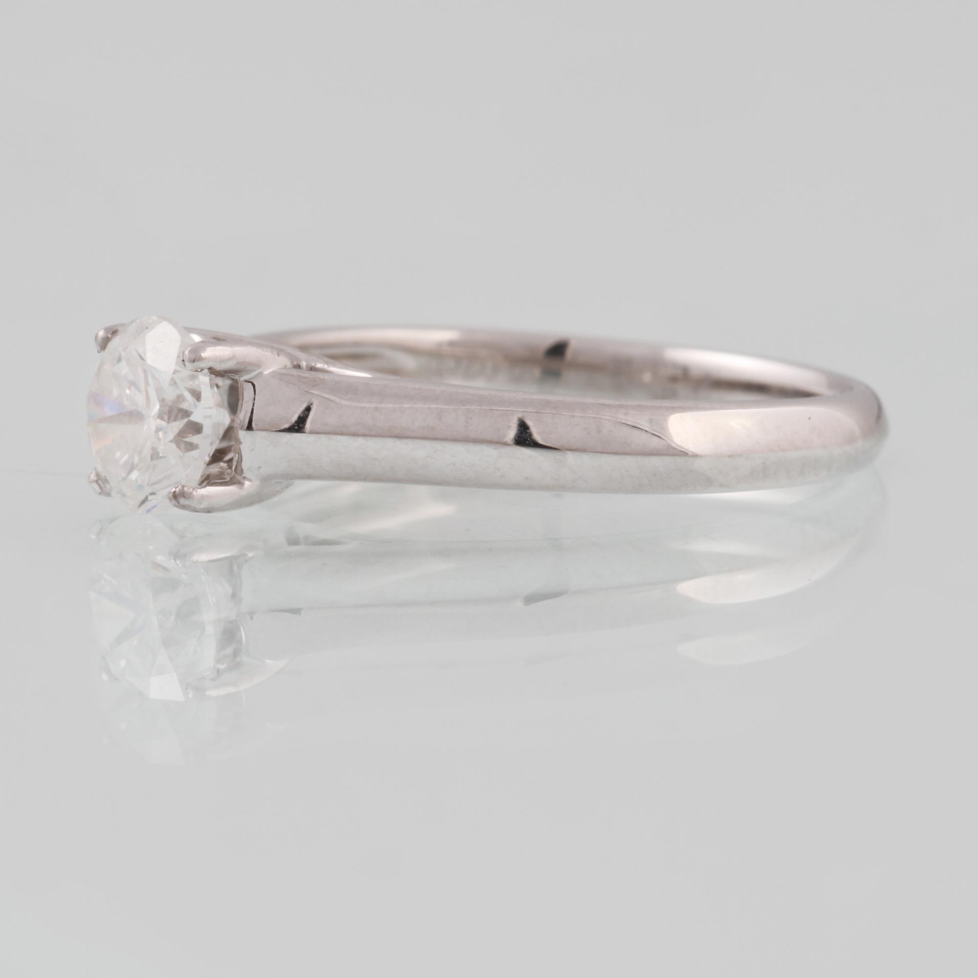 RING, 18K vitguld med briljantslipad diamant ca 0.80 ct. Vikt 3,7 gram.