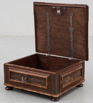 RESESCHATULL, barockstil, främst 1800/1900-tal.