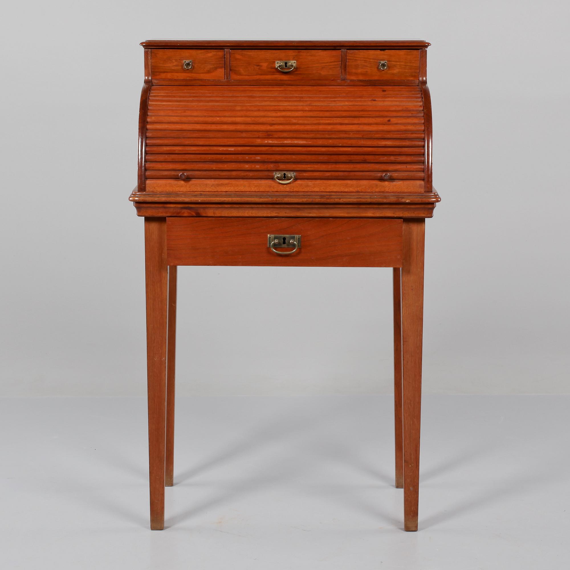 DAMSKRIVBORD, 1900-talets första del.