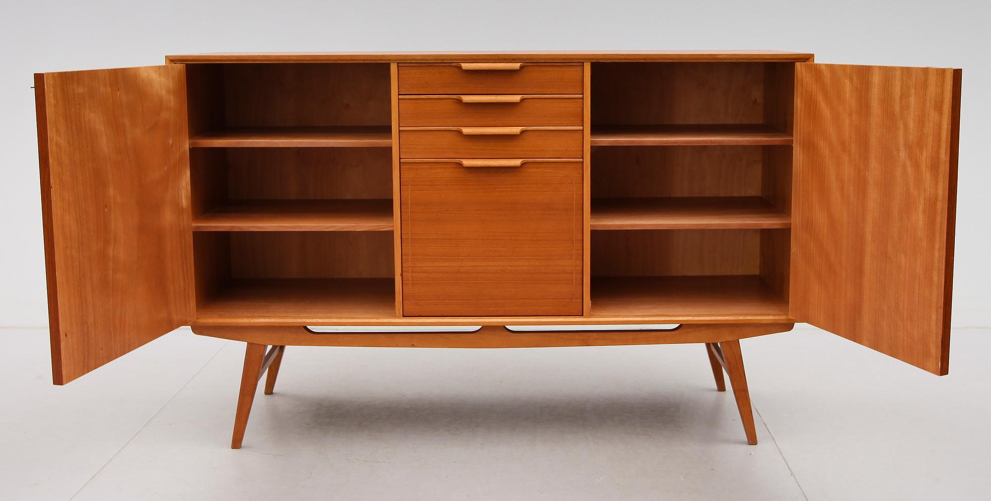 SIDEBOARD, 1900-talets andra hälft.