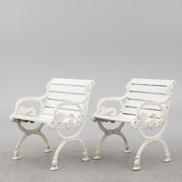 A garden sofa, a table and a pair of chairs, Byarums bruk.