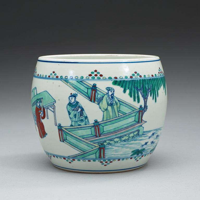 KRUKA, porslin. Qing dynastin, 1800-tal.