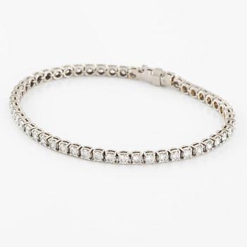 Tennis bracelet, platinum with brilliant-cut diamonds.