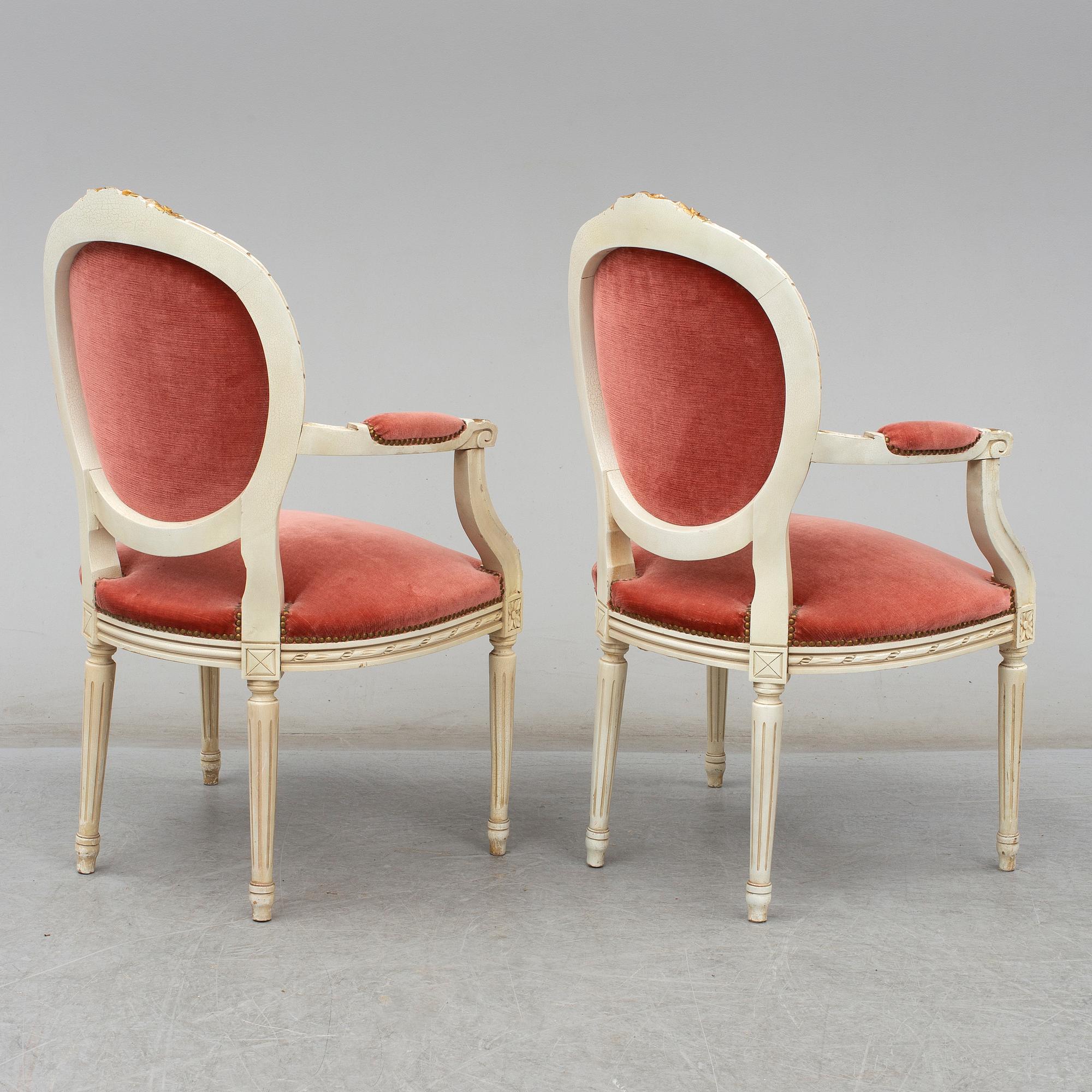 KARMSTOLAR, ett par, gustaviansk stil, 1900-talets mitt.