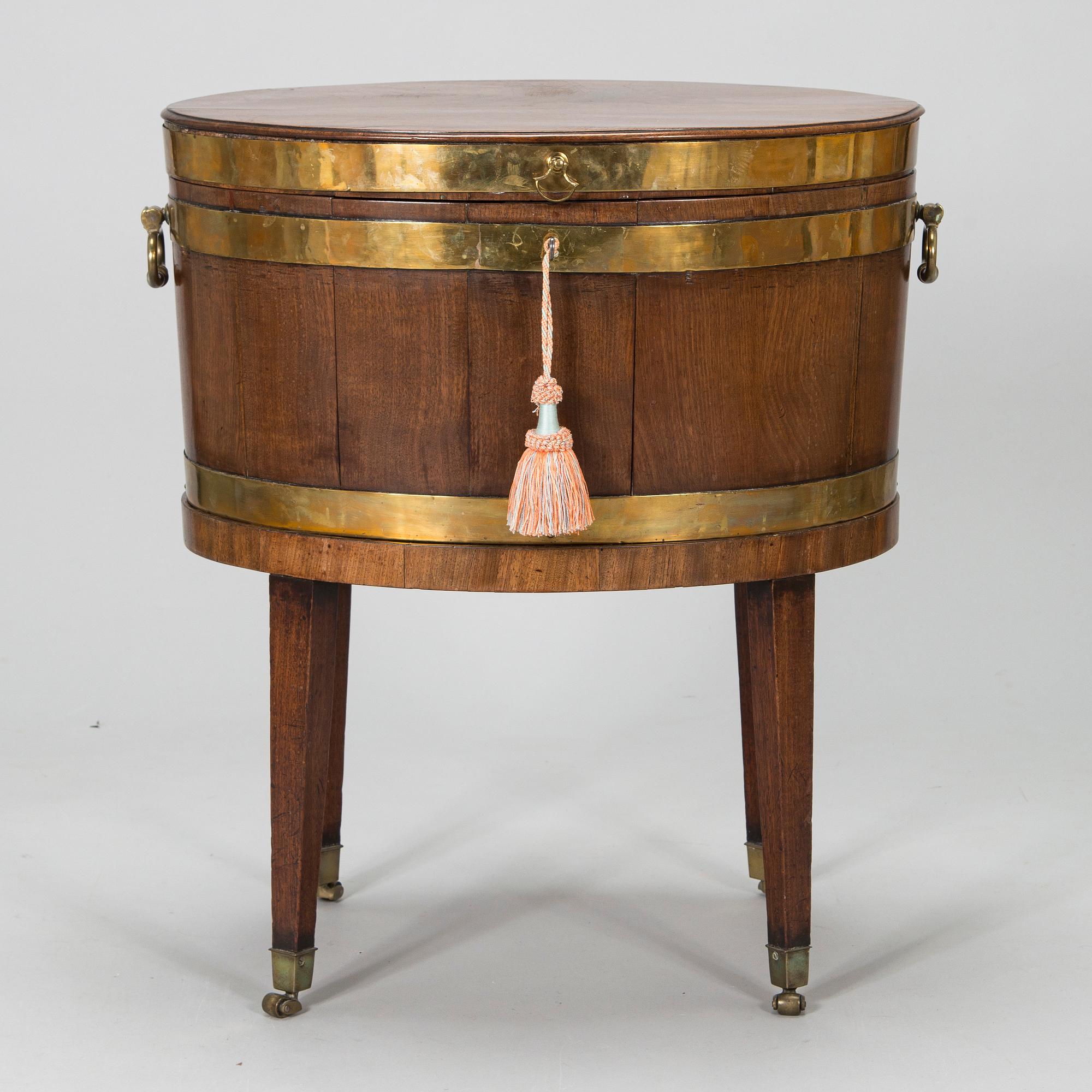 An 18th century english wine cooler.