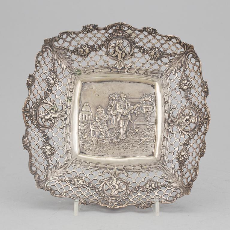 FAT, silver, stämplad AM, omkring sekelskiftet 1900. Vikt ca 156 gram.