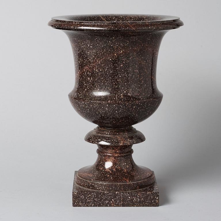URNA. Älvdalen, 1800-talets första hälft. Empire.