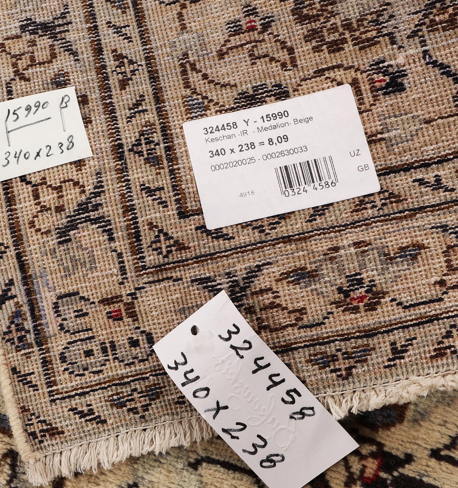 A carpet, Kashan, ca 340 x 238 cm.