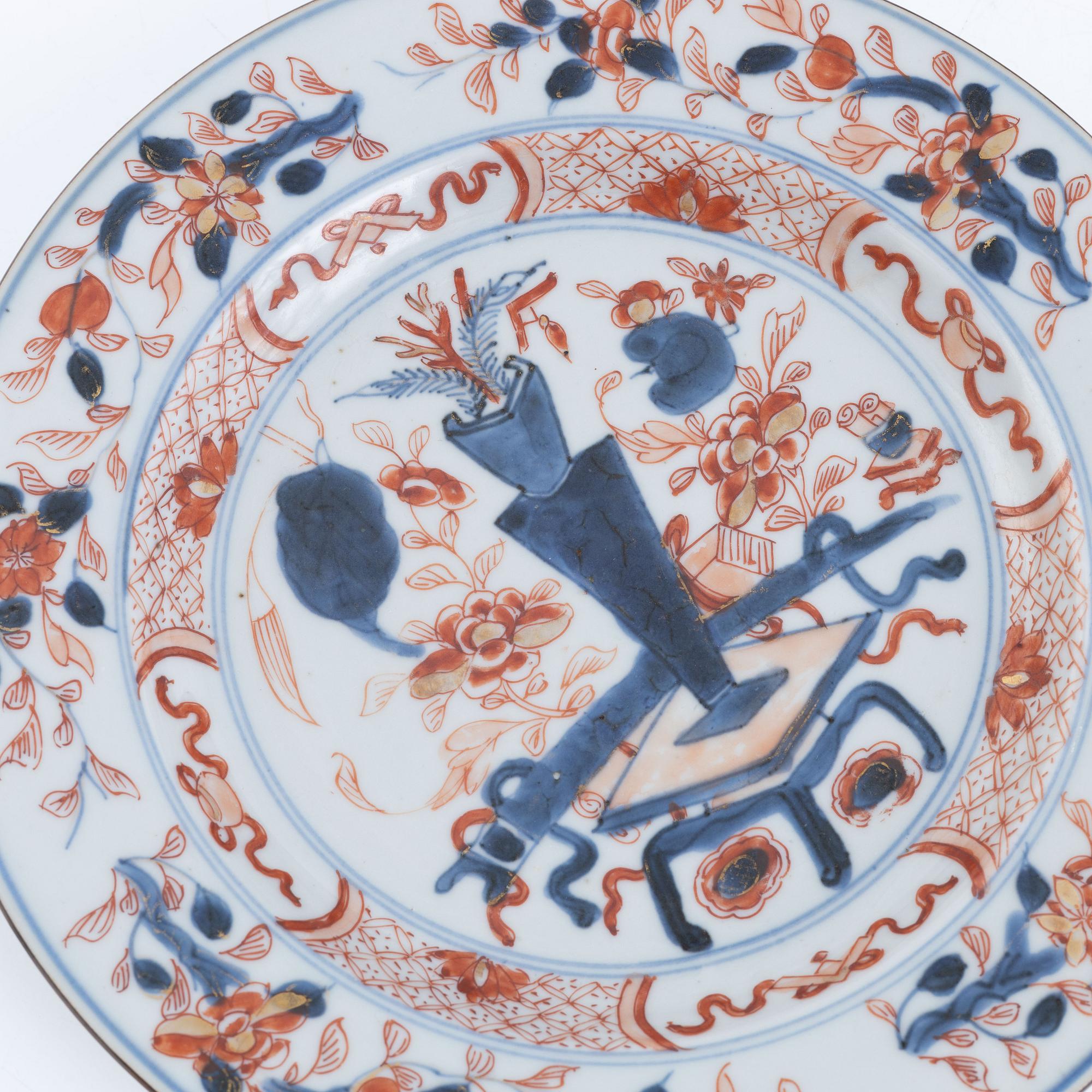 Twenty similar Imari porcelain plates, China, Qing dynasty, 18th century.