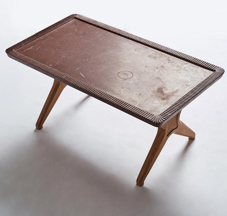 Nordiska Kompaniet, a Swedish Modern oak sofa table "NK Hantverk", Sweden 1947.
