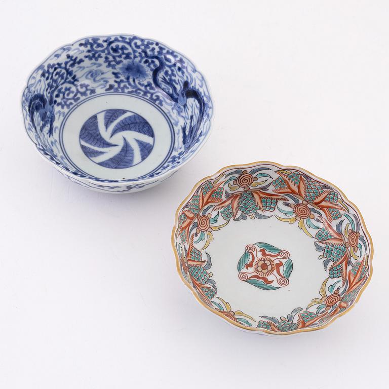 Two Japanese porcelain bowl, Edo-period, 19th Century.