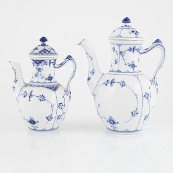 Royal Copenhagen, a 48-piece 'Musselmalet' porceain service, Denmark.