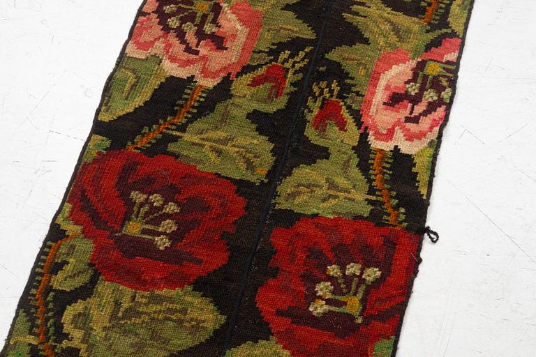 Carpet, Bessarabian kelim, so-called rose kilim, 180 x 62 cm.