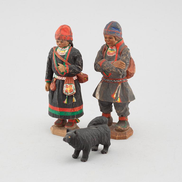 TORBORG LINDBERG, figuriner, 3 st, skuret trä, signerade T.L.