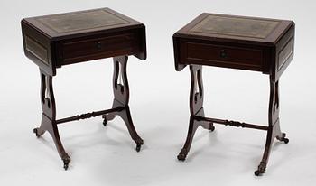 SÄNGBORD/SIDOBORD, ett par, 1900-talets senare hälft.