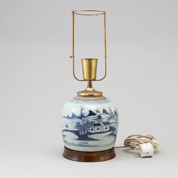 A blue and white jar, Qing dynasty, 19th Century.