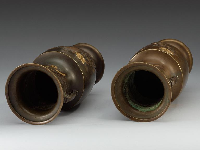 A pair of Japanese bronze vases, Meiji (1868-1912).