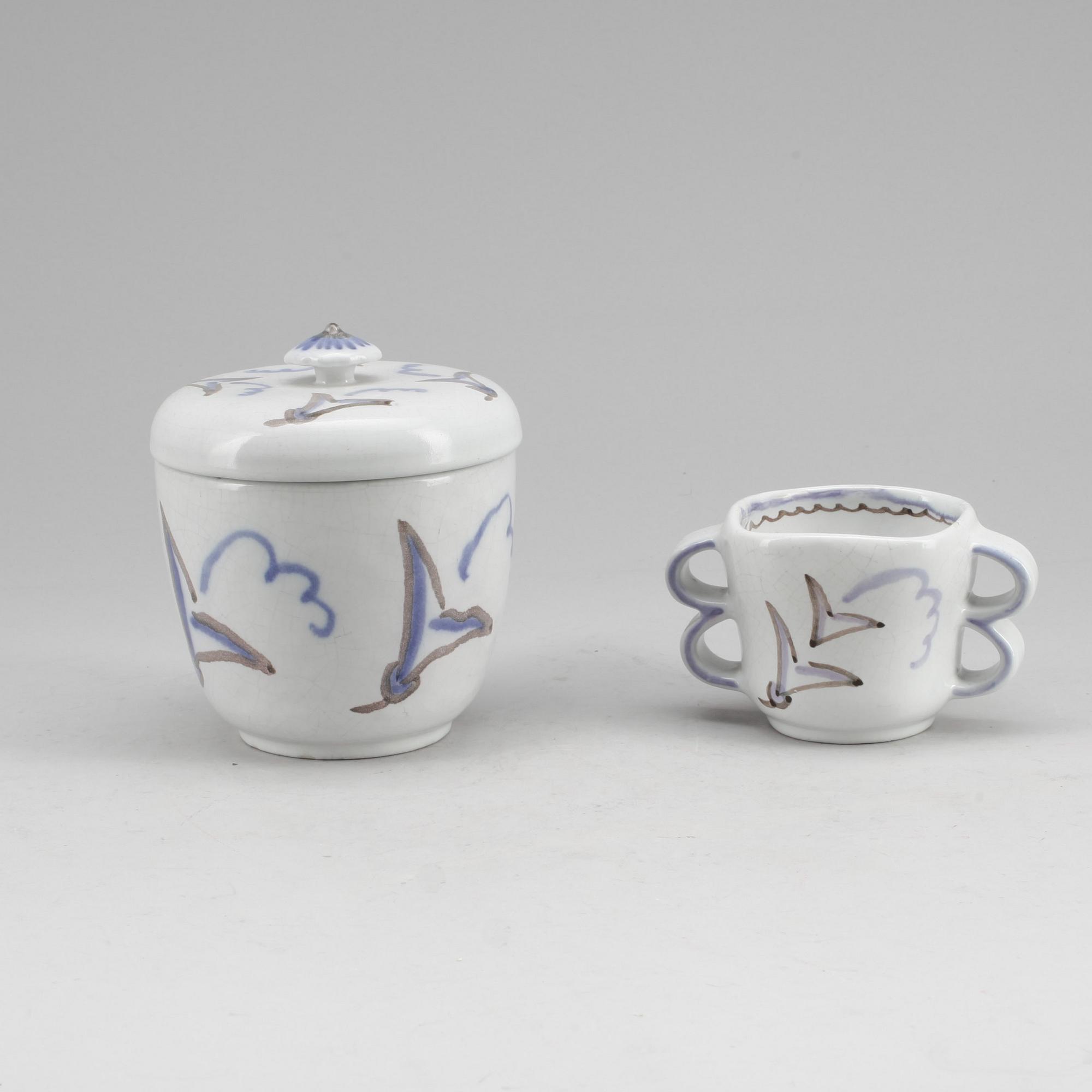 MUGG samt SKÅL MED LOCK, fajans, 2 delar, Wilhelm Kåge, uniksignerade.