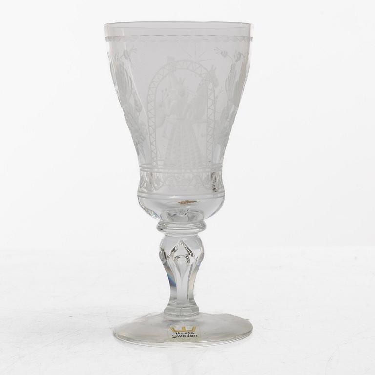 Vicke Lindstrand, a 23 piece "Dalecarlia" glass service, Kosta Boda.