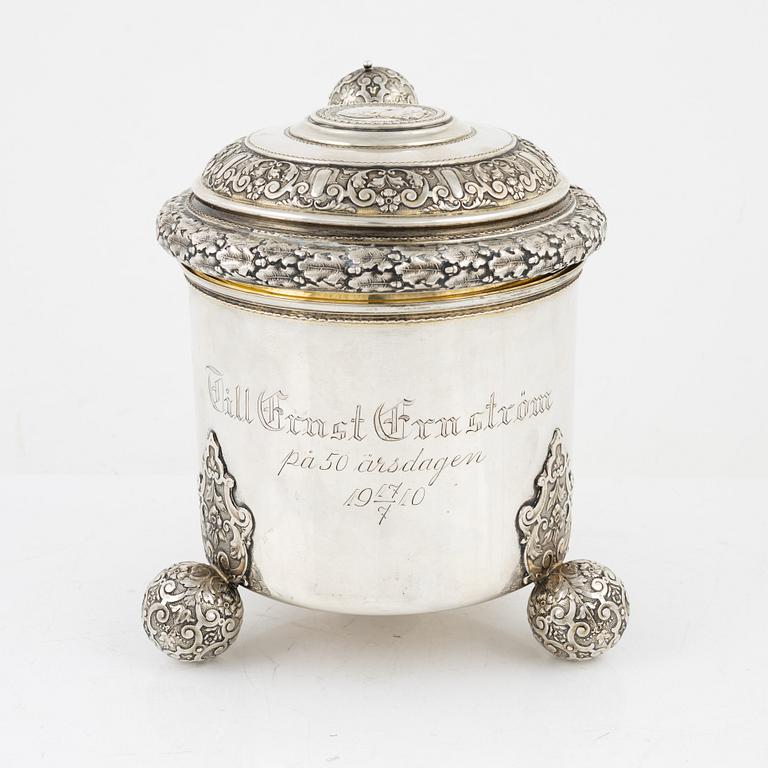 A silver Baroque style tankard, GAB, Stockholm, 1909.