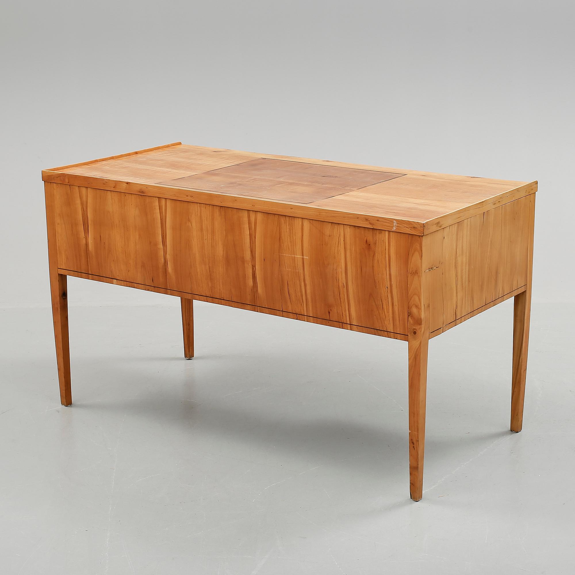 SKRIVBORD, 1800-talets första hälft.