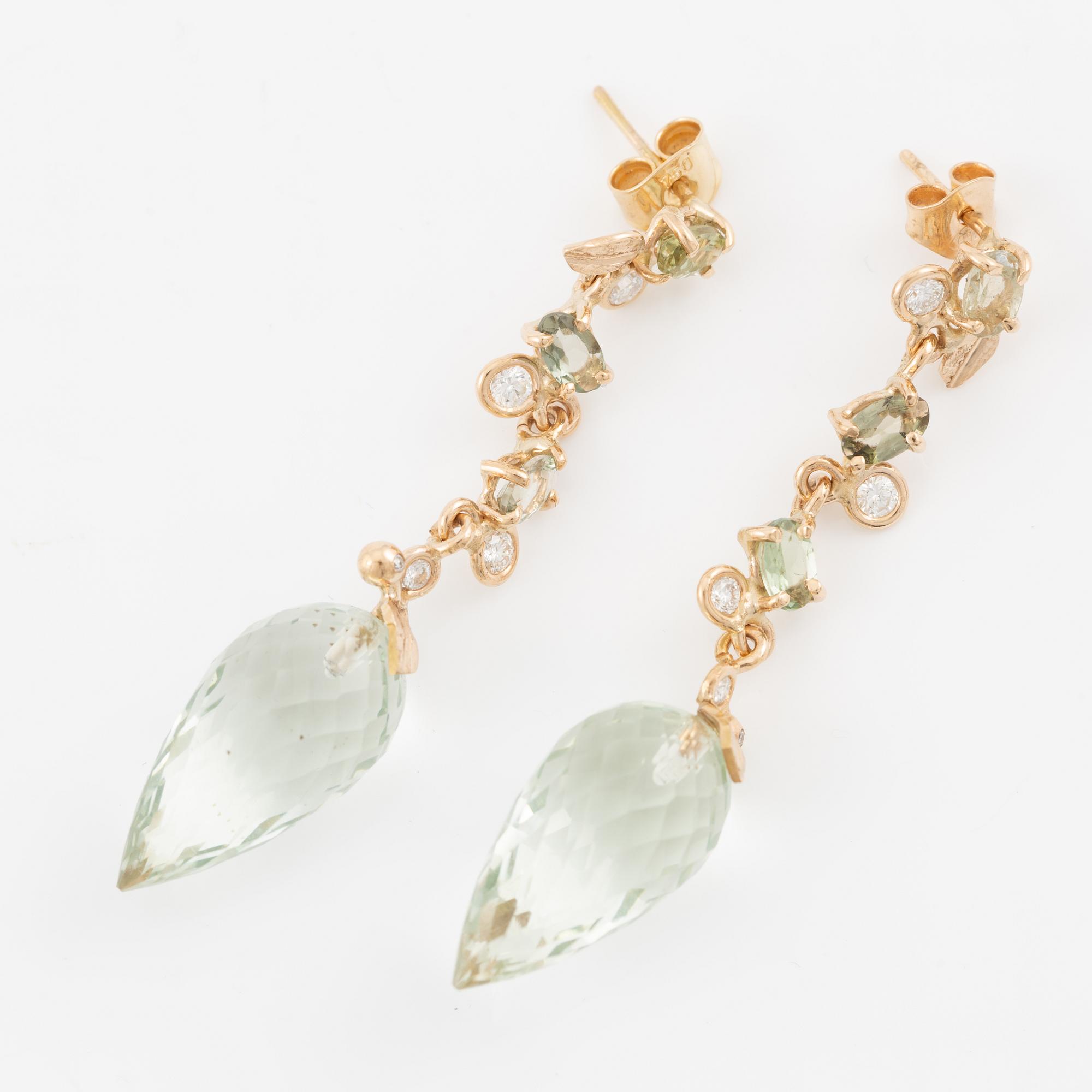 Earrings, Mandelstam, 18K gold with briolette-cut green quartz, green tourmalines, and brilliant-cut diamonds.