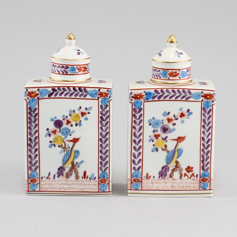 TEDOSOR, ett par, porslin, 1900-talets andra hälft.